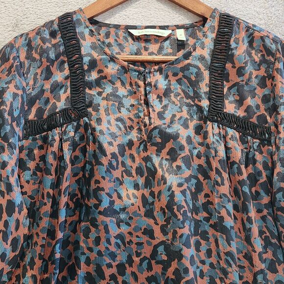 Soft Surroundings Womens Animal Print Long Sleeve Blouse Size Medium Crochet - Picture 2 of 10